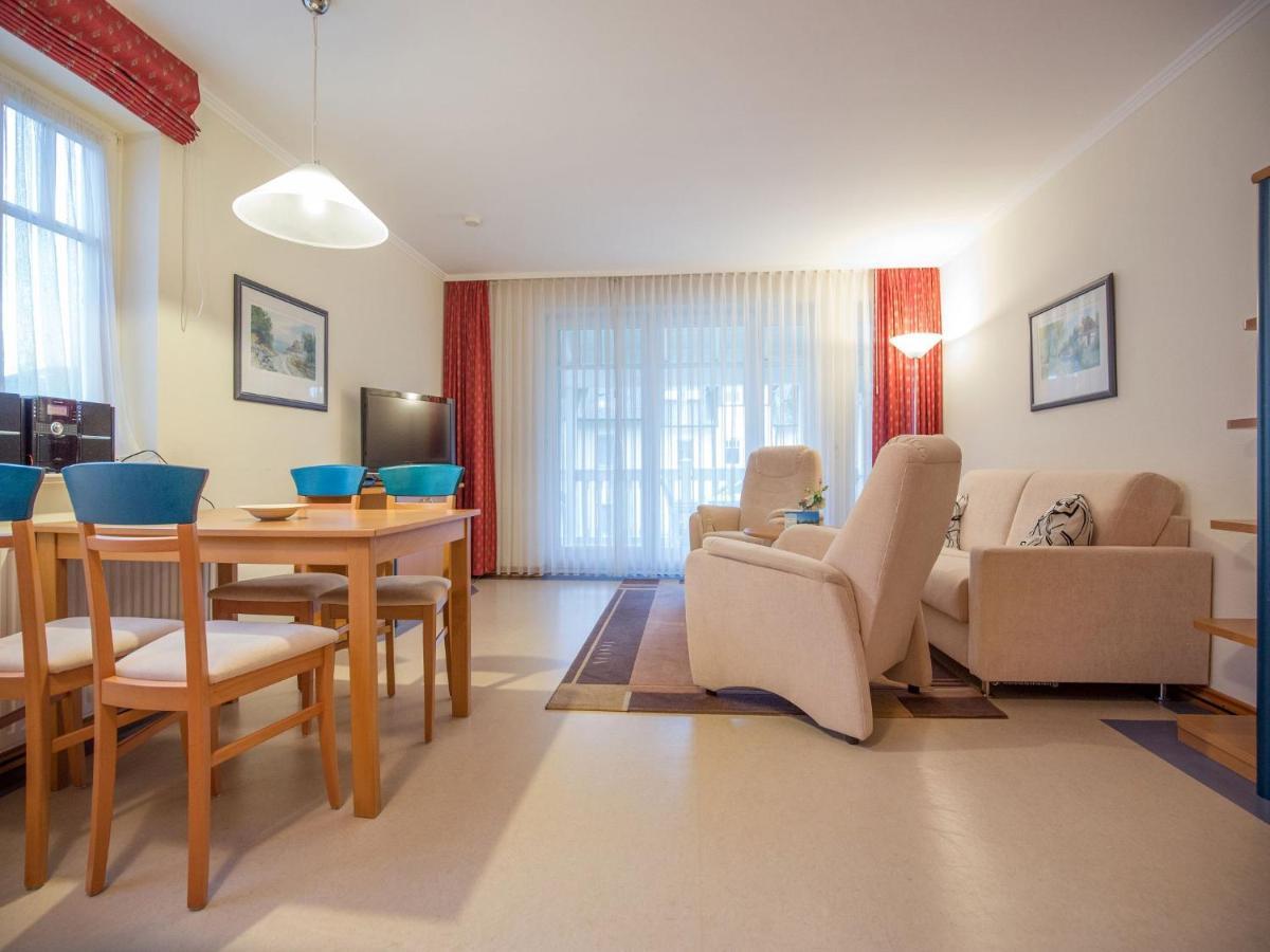 Komfort Mit 1 Schlafzimmer Und Balkon Im Obergeschoss 080 *