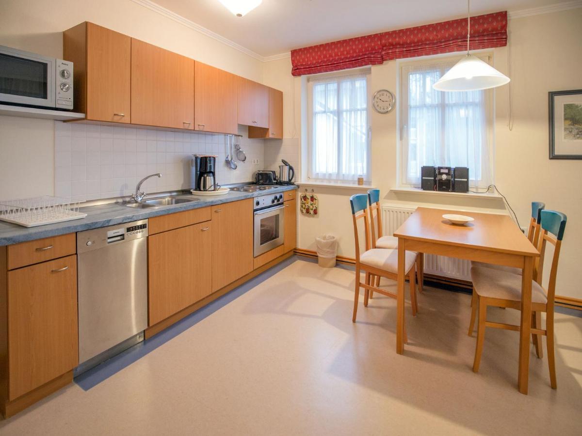 Komfort Mit 1 Schlafzimmer Und Balkon Im Obergeschoss 080 *